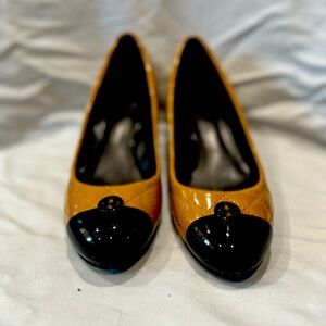 Tory burch patent leather quilted block heel pumps 7M
